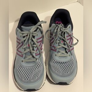 New Balance 840v5 Cyclone Magenta Pop Women’s Size 9 Running Shoe